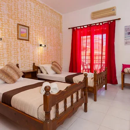 Holidays & Apartment *