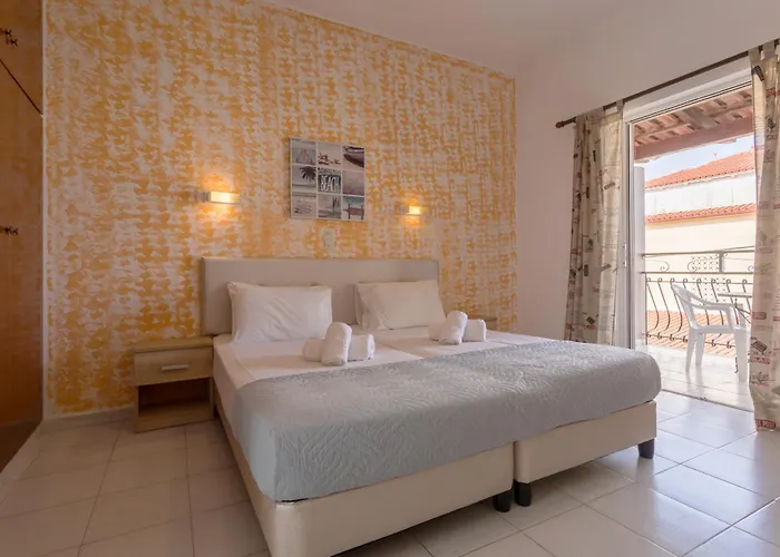 Holidays & * Λαγανάς