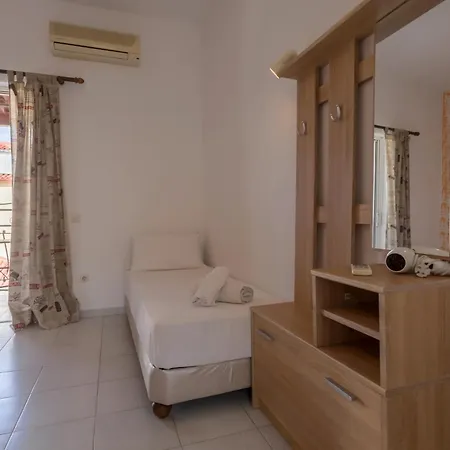 Holidays & * Лаганас