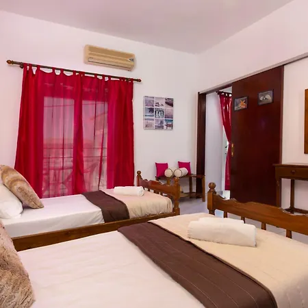 Holidays & Лаганас