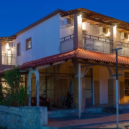 Holidays Studios&apartments *