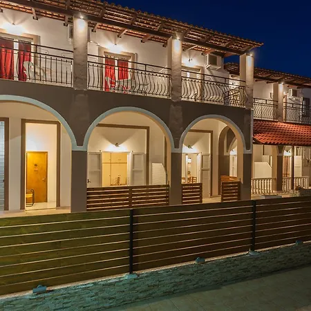 Holidays & Лаганас