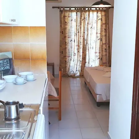 Holidays & Апартаменты